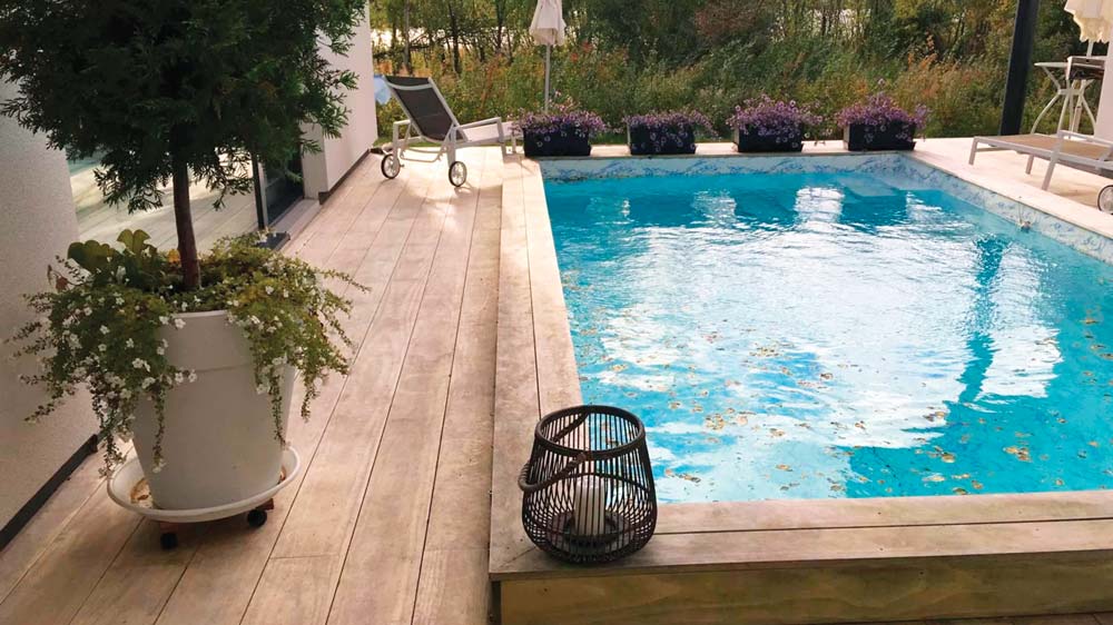 Accoya Decking Villa Lumous