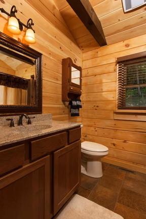 Valley View Log - Bathroom - Timberhaven