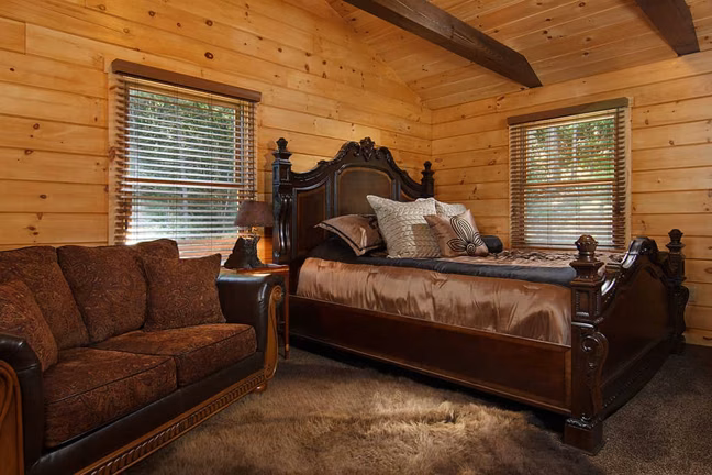 Valley View Log - Bedroom - Timberhaven