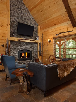 Valley View Log - Living Room - Timberhaven