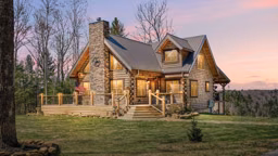 Matthews-House-89-2rtw_11868_2025-11-13_15-16